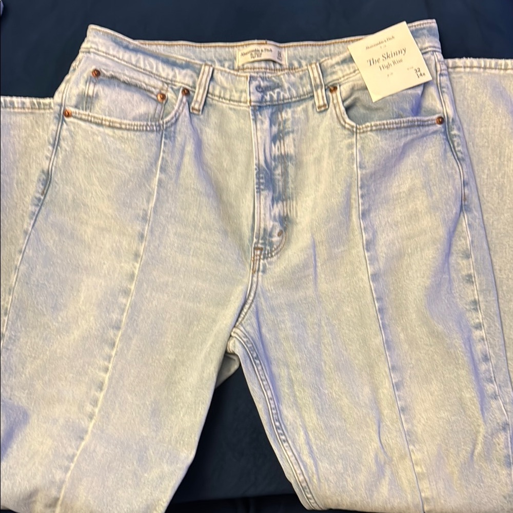 NWT Women's High-Rise Skinny Jeans - Picture 2 of 6